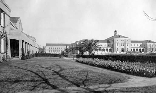 Hospital in 1929 showing administrative building and three southern wards of the hospital