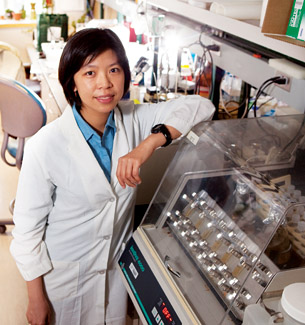 Researcher Ling-Yu Wang in her lab © UC Regents