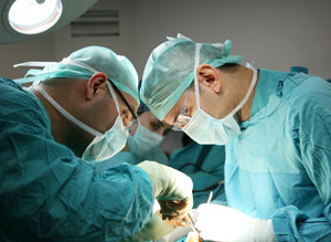 Photograph of surgeons © iStockphoto