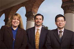 PHOTO — From left to right: Jan Nolta, William Murphy and Fu-Tong Liu. Copyright 2009 UC Regents.