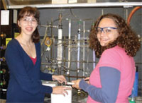 PHOTO — Alexandra Courtis with postdoctoral researcher Andrea Goforth in Susan Kauzlarich's lab.