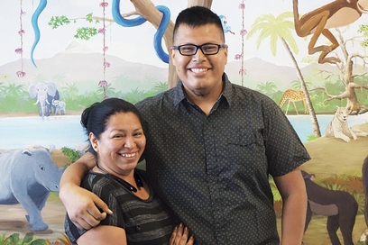 Melvin Florencio and mother, Ofelia, in the UC Davis Comprehensive Cancer Center’s pediatric infusion center.